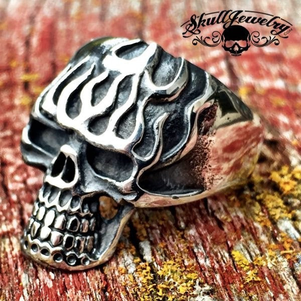 Play'n With Fire - Skull Ring (#025)